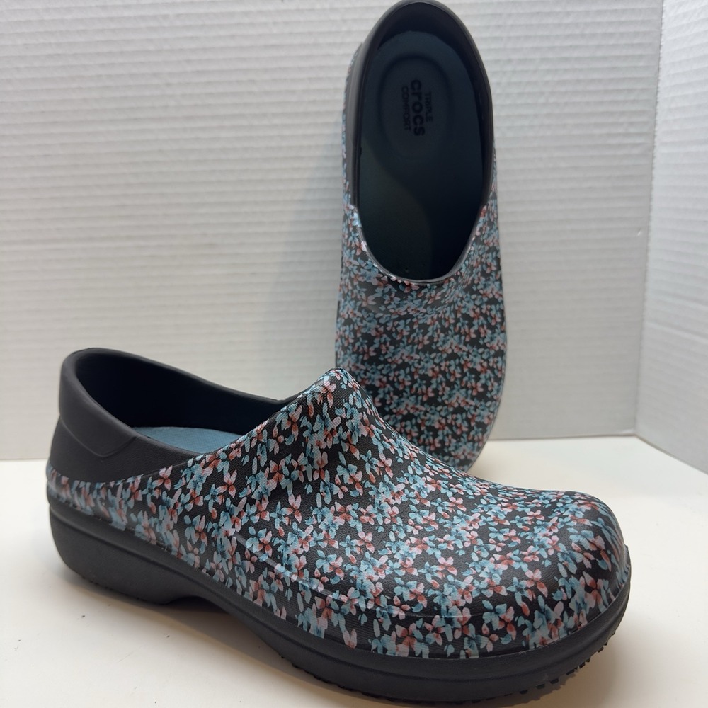 Crocs Triple Comfort Clogs Nurse Shoes Blue Floral. Preowned Sz Women 9
